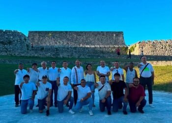 INSTALAN EN BACALAR COMITÉ DE FAMILIAS MIGRANTES DE MORENA
