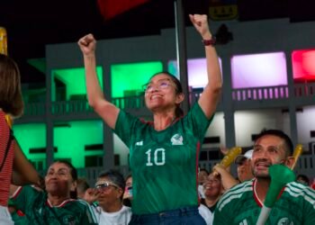 México 2- Ecuador 0. Chetumal vive la fiesta del pase de México a octavos