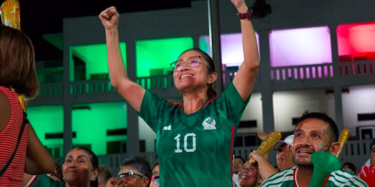 México 2- Ecuador 0. Chetumal vive la fiesta del pase de México a octavos