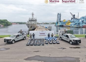 MARINA ASEGURA 1.1 TONELADAS DE COCAÍNA