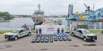 MARINA ASEGURA 1.1 TONELADAS DE COCAÍNA