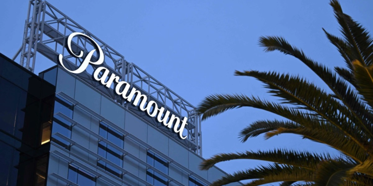 Juez bloquea de forma temporal la fusión de Paramount y Warner Bros. Discovery