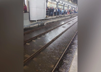 Tren Ligero suspende servicio de Estadio Azteca a Xochimilco por falla en catenaria