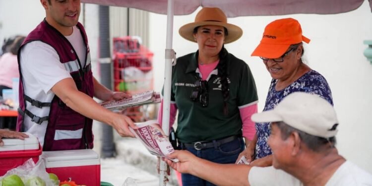 Gino Segura recorre tianguis de Cancún para mantener el diálogo con la ciudadanía y fortalecer el consumo local