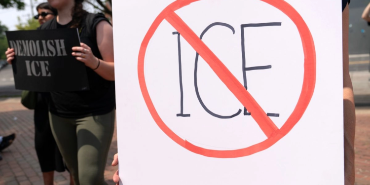 Juez bloquea de forma temporal la fusión de Paramount y Warner Bros. Discovery