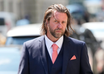 Condenan a prisión al director Carl Rinsch por fraude contra Netflix
