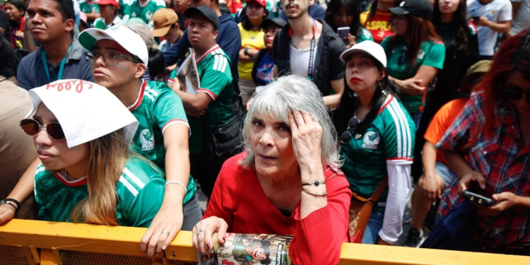 Jennifer Finch, leyenda del grunge, falleció tras anunciar que tenía cáncer cerebral