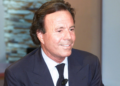 Julio Iglesias demanda a vicepresidenta española y prensa por “daño moral”