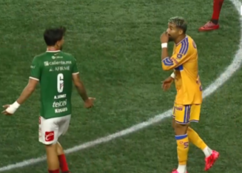 Rodrigo Aguirre, el primer expulsado en Liga MX por la Ley Prestianni