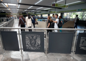 Equipan 12 unidades del Centrobús con mobiliario para personas con discapacidad
