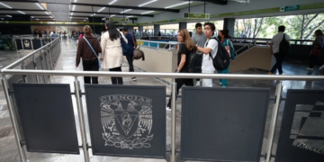 Equipan 12 unidades del Centrobús con mobiliario para personas con discapacidad