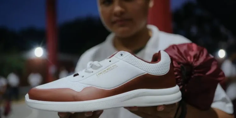 Cancún repartirá tenis nuevos a estudiantes para el ciclo escolar 2026-2027