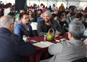 Encabeza Clara Brugada atención a más de 4 mil personas en Audiencia Ciudadana en el Zócalo