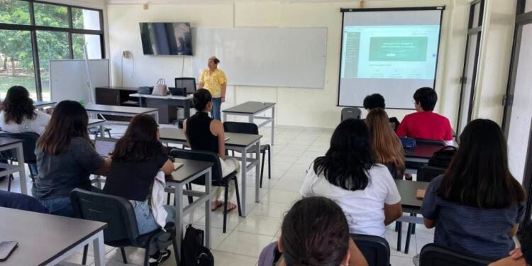 LA UQROO DA LA BIENVENIDA A 6,388 ESTUDIANTES