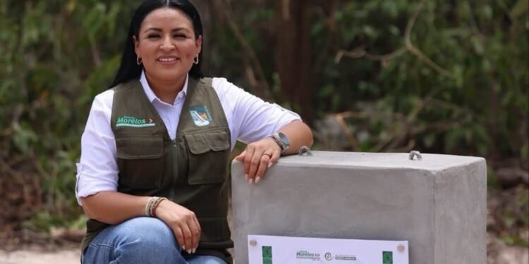 Coloca Blanca Merari primera piedra de Centro Animal