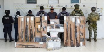 Aseguran drogas y armas de fuego durante cateos en Chetumal, Bacalar, Cancún y Puerto Morelos