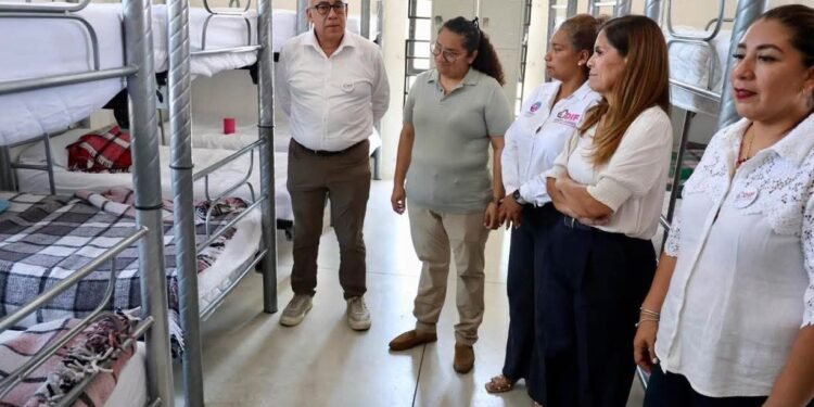 VERO LEZAMA VISITA CENTRO PARA NIÑEZ MIGRANTE EN CANCÚN
