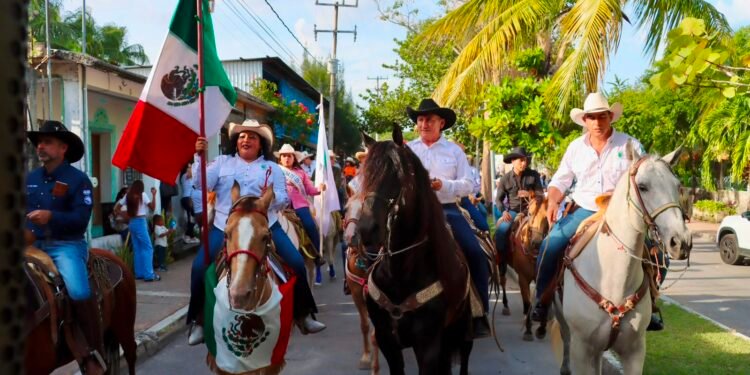 Bacalar galopa con más de 2 mil participantes