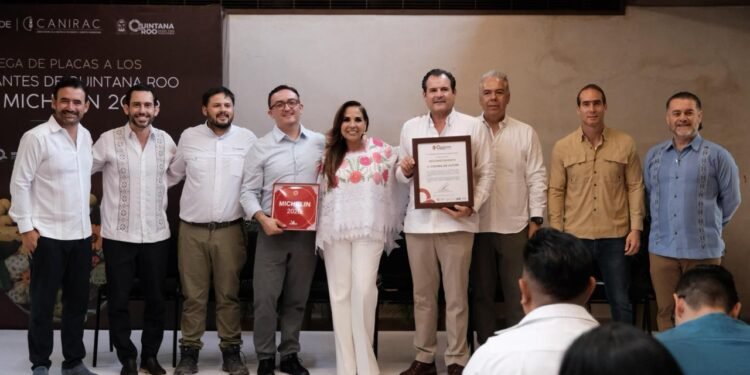 Entrega Mara Lezama reconocimientos a 19 restaurantes