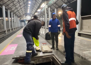 Metro desazolva galerías de cableado para prevenir cortocircuitos en la línea B