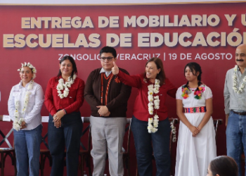 Veracruz prohibirá celulares y dispositivos electrónicos en kinder, primarias y secundarias