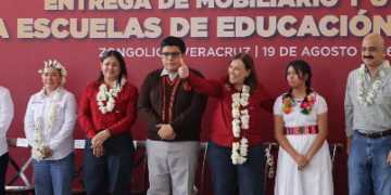 Veracruz prohibirá celulares y dispositivos electrónicos en kinder, primarias y secundarias