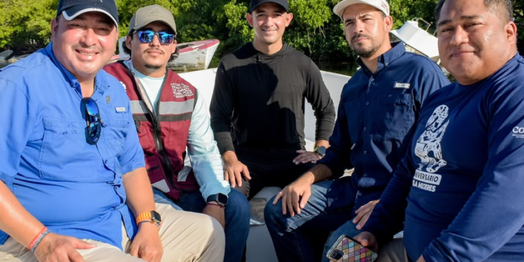 ARRANCA ORDENAMIENTO DE EMBARCACIONES ABANDONADAS EN LA LAGUNA NICHUPTÉ