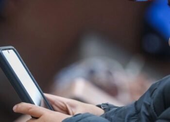 Infancia conectada, infancia en riesgo: 85% de los niños ya vive en Internet