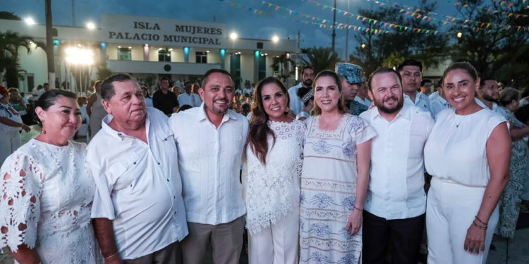 Gobierno de Quintana Roo acerca servicios y atención a familias de Villas Otoch Paraíso con Feria de Paz