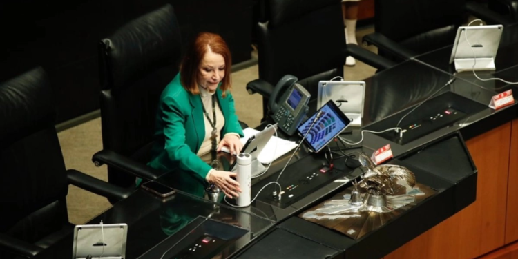 Hospitalizan a la presidenta del Senado, Laura Itzel Castillo, tras sufrir una fractura de tobillo