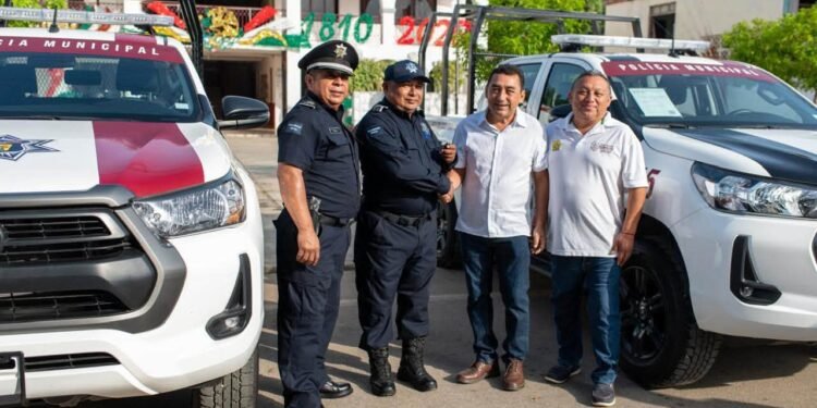 HISTÓRICA ENTREGA DE VEHÍCULOS DE SEGURIDAD EN JOSÉ MARÍA MORELOS: