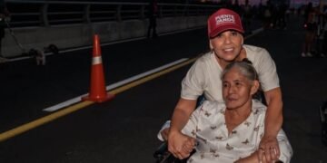 Convive Mara Lezama en el puente Nichupté