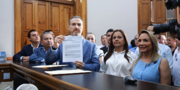 Alcaldes y asociaciones civiles piden a Sheinbaum investigar al gobierno de NL por extorsión
