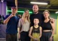 Angelina Jolie visita por sorpresa un club de boxeo en Ucrania