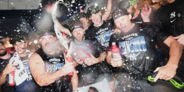 Yanquis barren a Medias Rojas y avanzan a la Serie Divisional