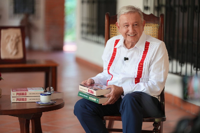 AMLO reaparece con nuevo libro y atribuye “decadencia” de EU a su modelo económico y bélico