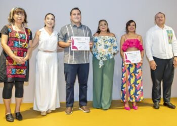 Inauguró la FPMC la exposición fotográfica “Paisajes Multiversos” y la pictórica “Trocitos de una Isla”