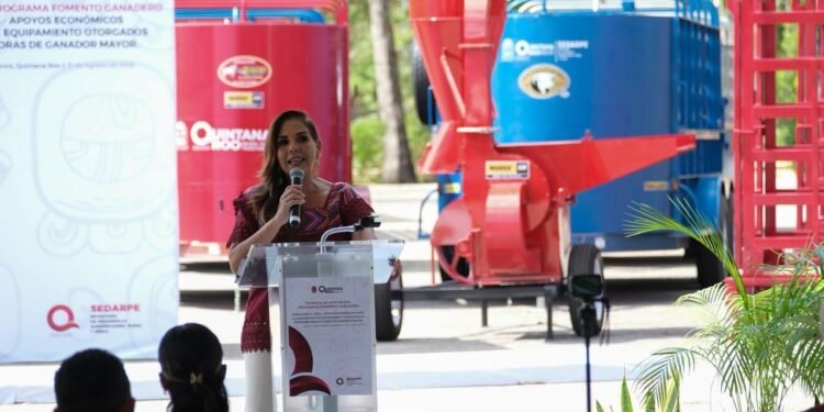 Impulsa Mara Lezama productividad del campo con entrega de nuevo equipamiento ganadero