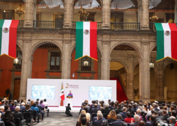 Cierran la México-Querétaro por choque múltiple; la fila alcanza 18 kilómetros