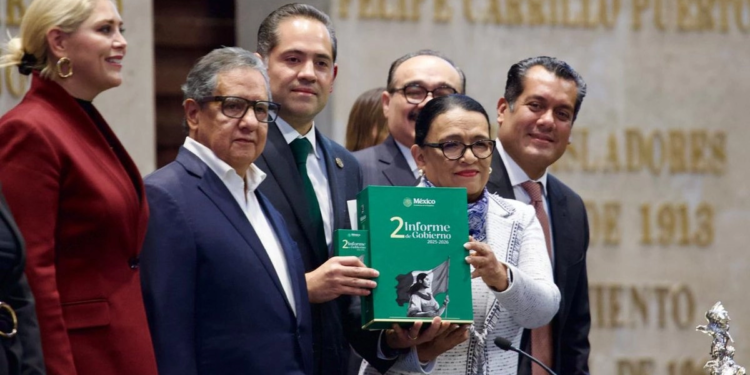 Cierran la México-Querétaro por choque múltiple; la fila alcanza 18 kilómetros