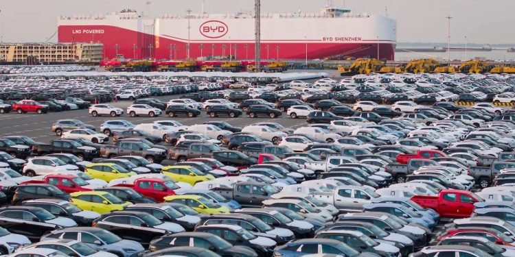 Arancel de 50% pega a autos chinos: México importa 71 mil menos en semestre