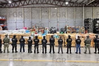 Decomisan 13 toneladas de cigarro apócrifo en seis bodegas del centro de CDMX