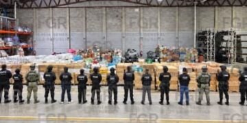 Decomisan 13 toneladas de cigarro apócrifo en seis bodegas del centro de CDMX