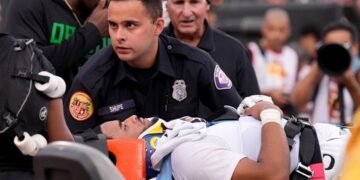 Oregon confirma conmoción cerebral de su mariscal Dante Moore