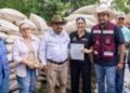 Estefanía Mercado entrega nueve toneladas de maíz a productores ganaderos de Playa del Carmen