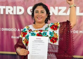 ASTRID GONZÁLEZ SE REGISTRÓ POR BACALAR
