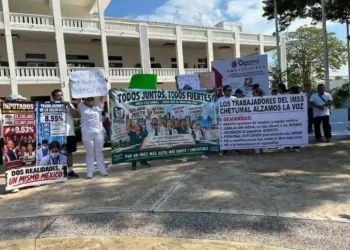 Rechazan Trabajadores del IMSS en Chetumal Incremento Salarial de 2.9%