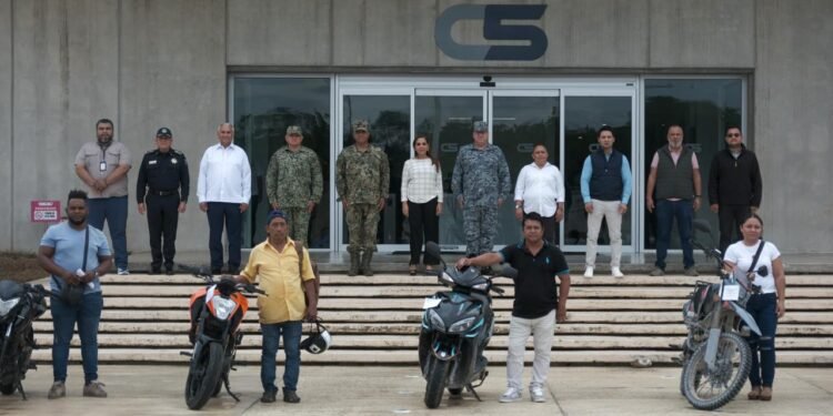 Devuelve Mara Lezama nueve vehículos recuperados y exhorta a fortalecer la cultura de la denuncia