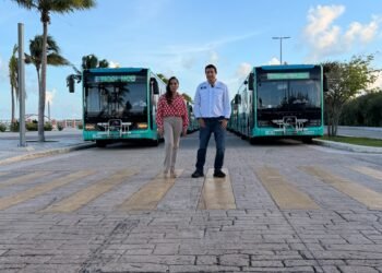 Anuncia Mara Lezama el inicio de la Ruta 17, primera ruta urbana de MOBI en Cancún, con conexiones y beneficios de transbordo