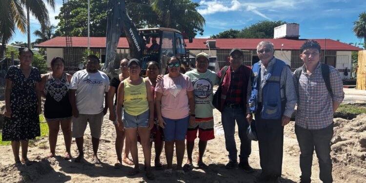 Atiende el IFEQROO a la comunidad escolar de la telesecundaria Othón P. Blanco en Xcalak